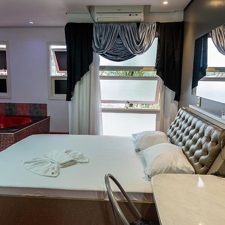 נובו המבורגו Fire Motel מראה חיצוני תמונה