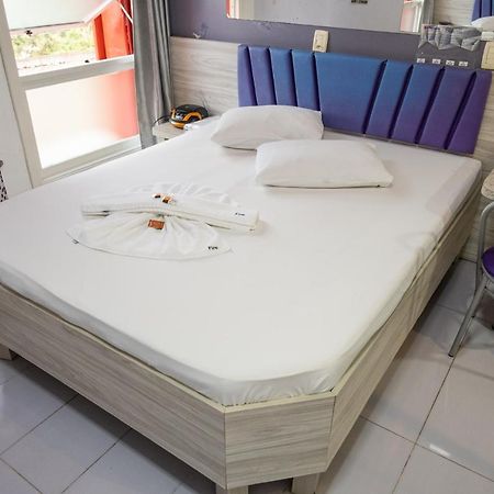 נובו המבורגו Fire Motel מראה חיצוני תמונה