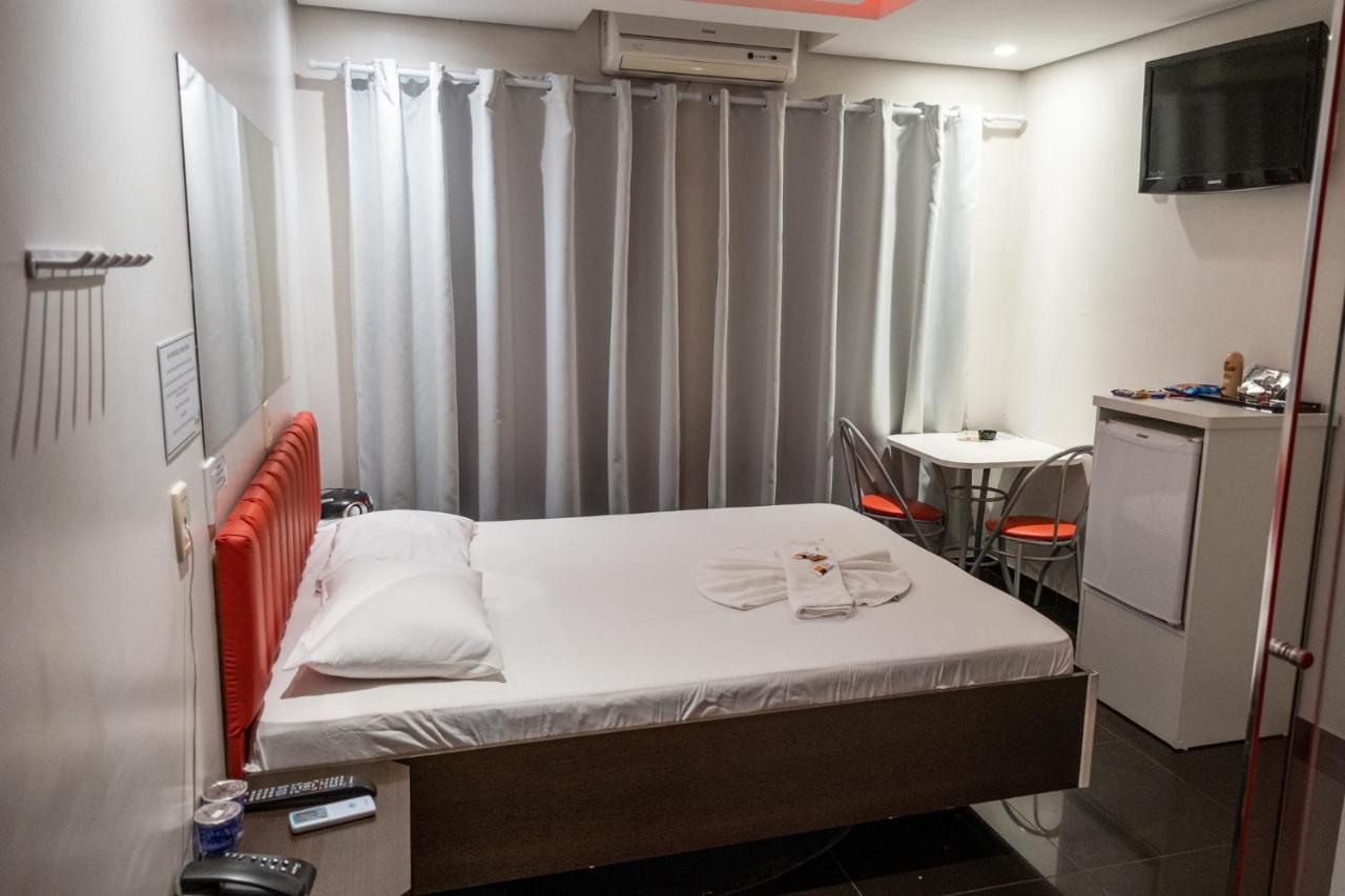נובו המבורגו Fire Motel מראה חיצוני תמונה